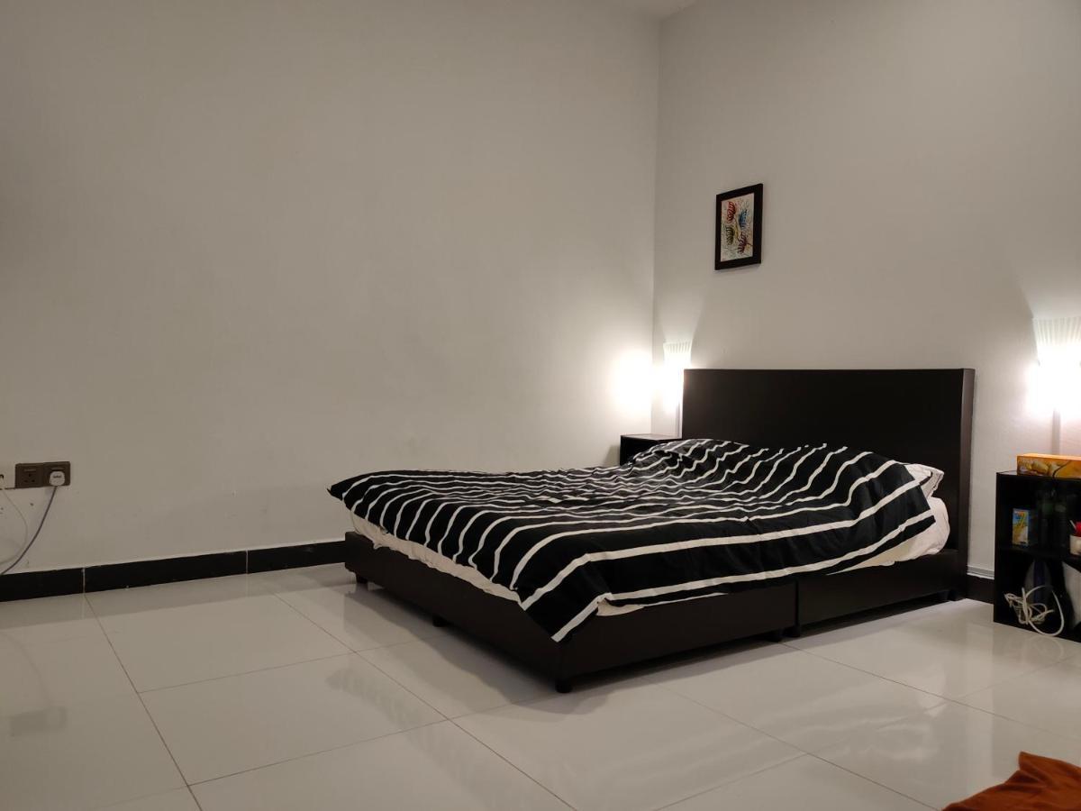 Aleesa Roomstay 파시르푸테 외부 사진