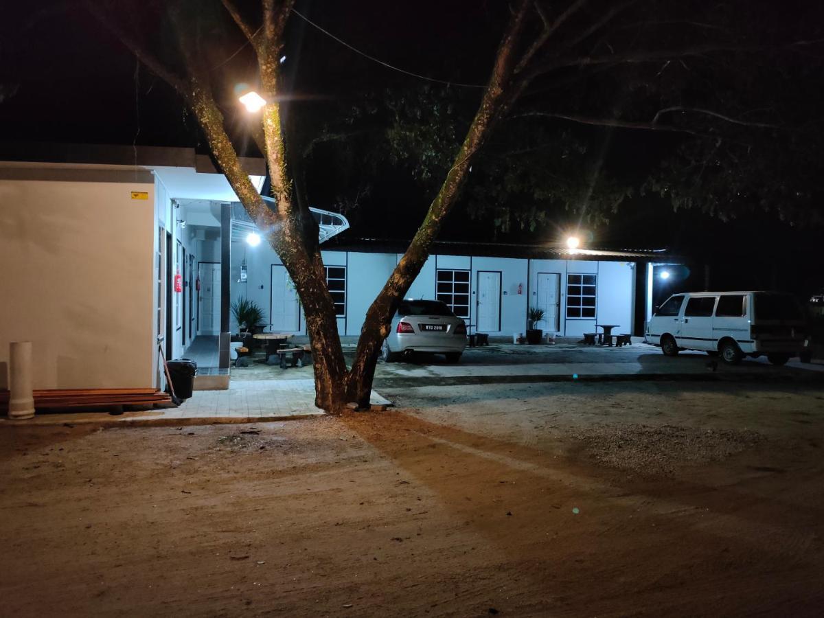 Aleesa Roomstay 파시르푸테 외부 사진