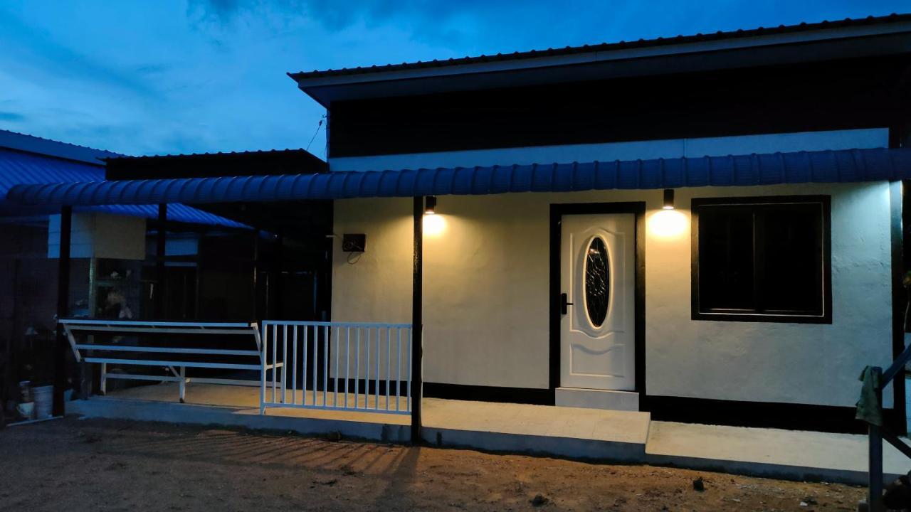 Aleesa Roomstay 파시르푸테 외부 사진