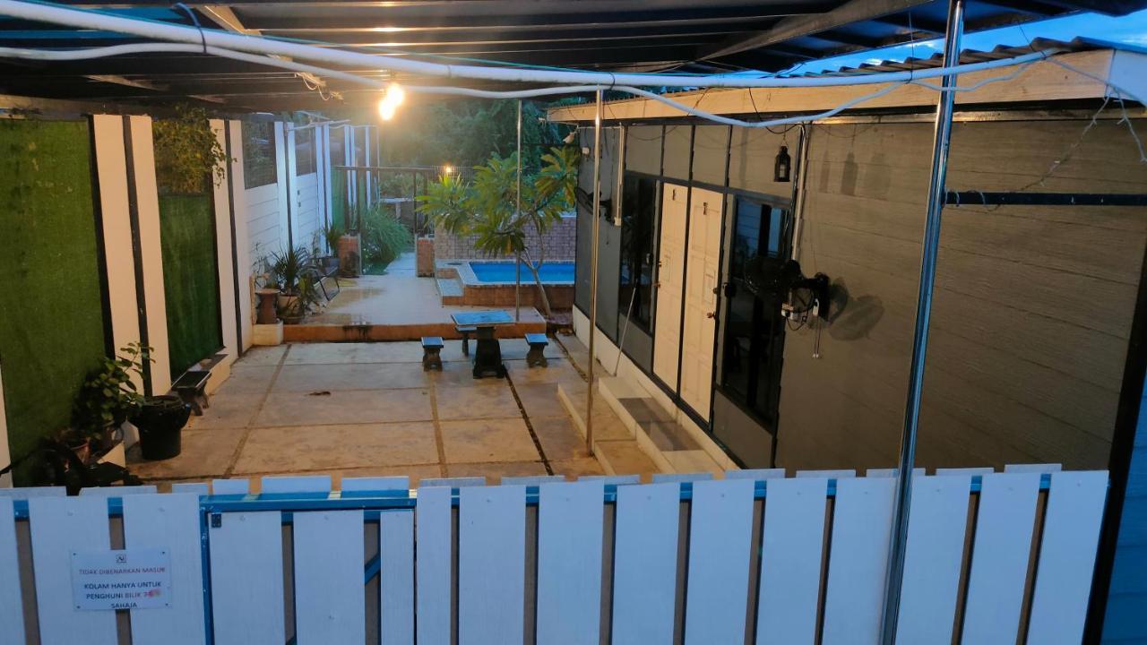 Aleesa Roomstay 파시르푸테 외부 사진